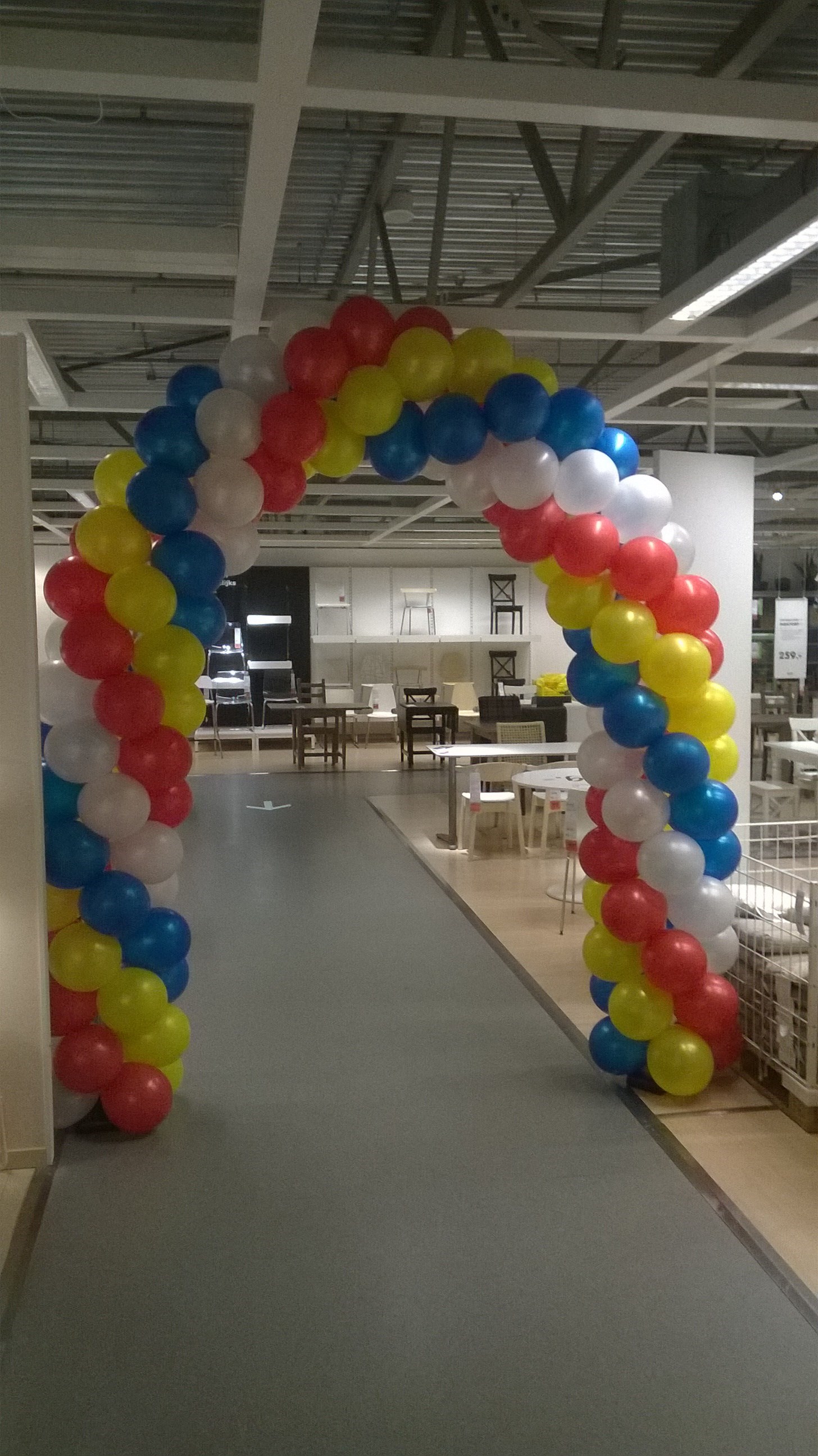 ballonnen decoratie opening bedden afdeling IKEA