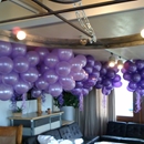 helium ballonnen klaar om te verspreiden over het plafond