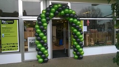 ballonnenboog groen met zwart restore winkel opening